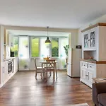 Hof Helmenhube 1 *