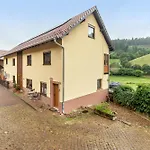 Hof Helmenhube 1 *