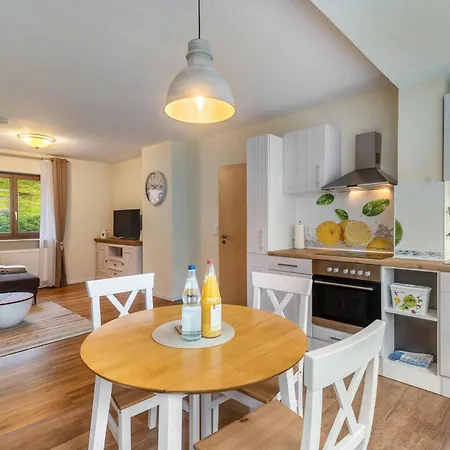 Apartment Hof Helmenhube 1 *