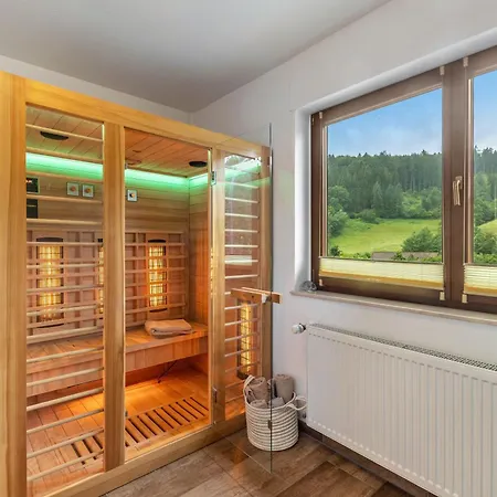 Hof Helmenhube 1 *